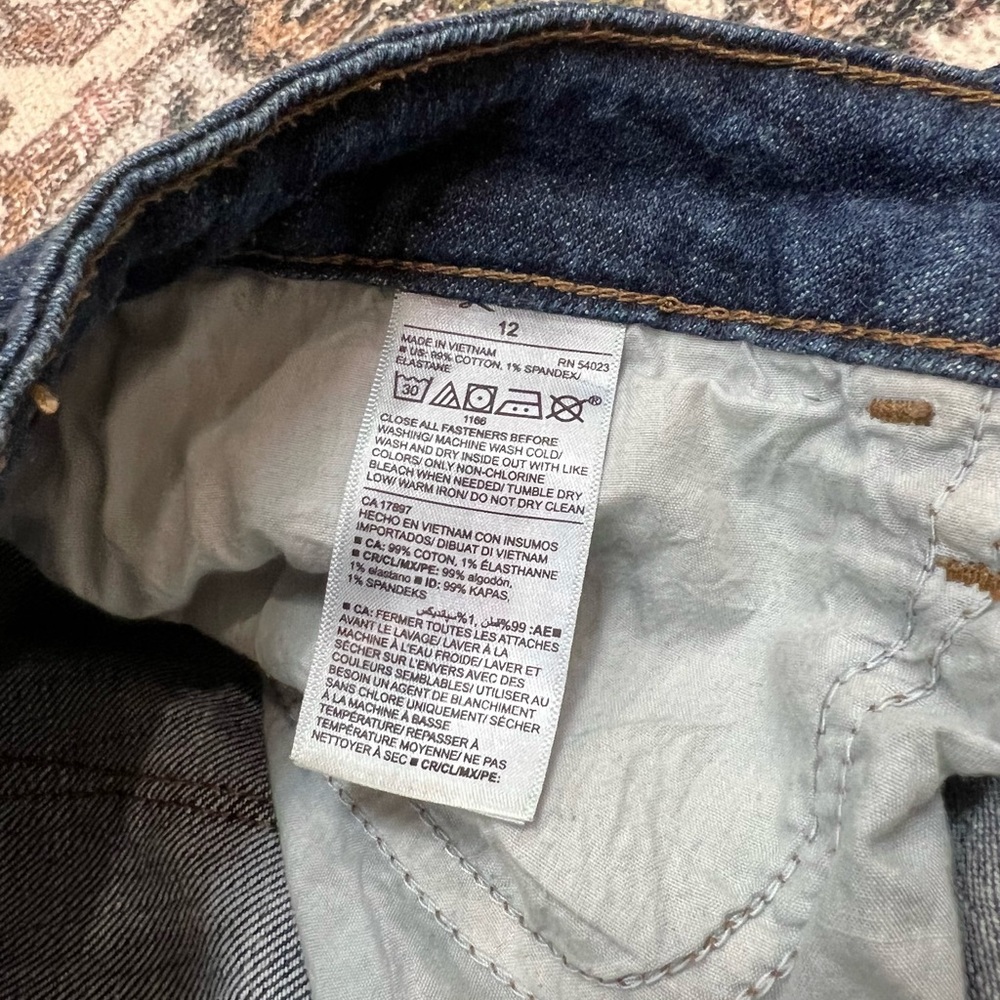 (SOLD) Old Navy Stretch Denim Shorts size 12 - Picture 2 of 3